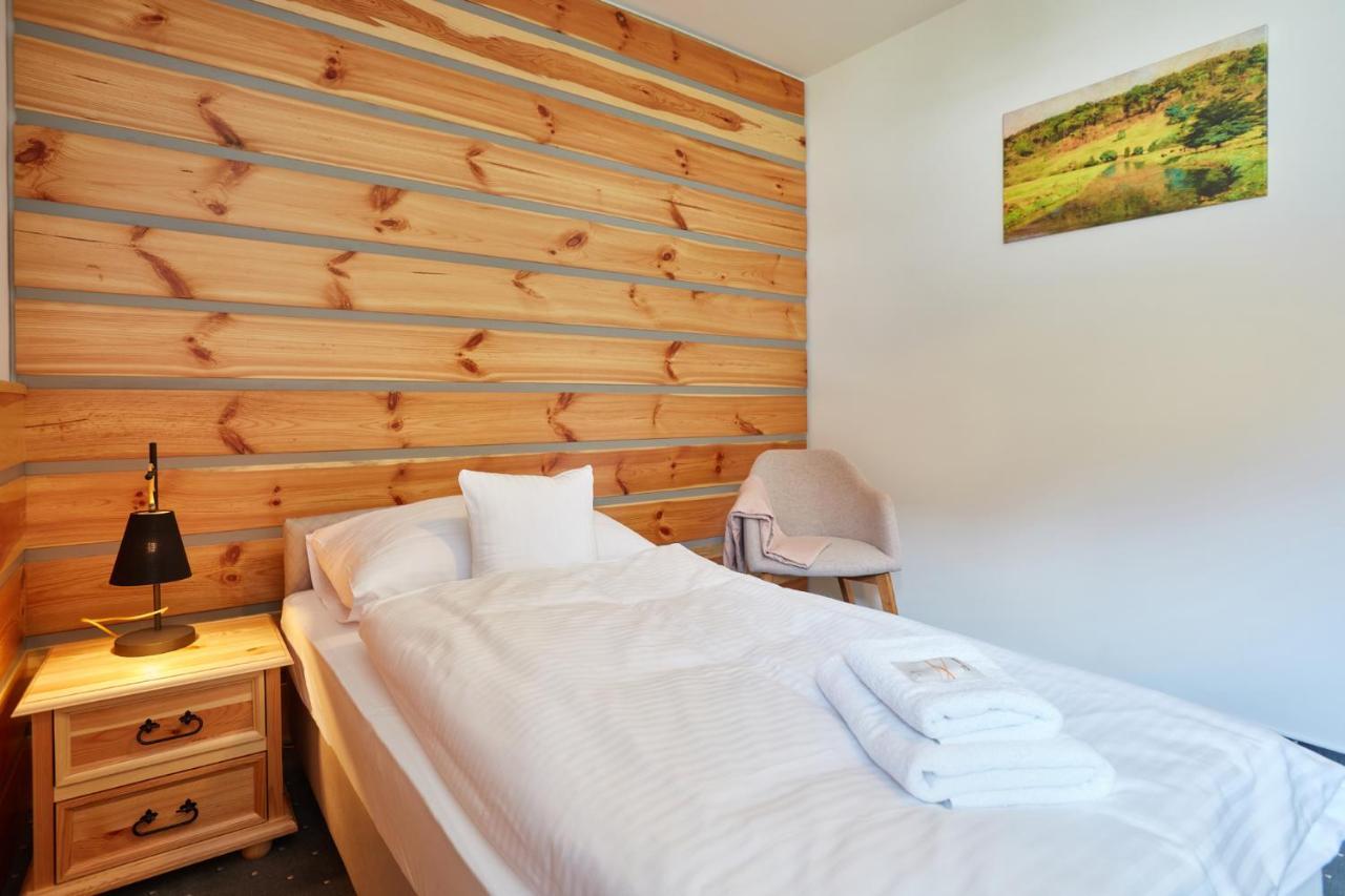 Rezort Gothal Apartmany A Penziony Доновалы Экстерьер фото