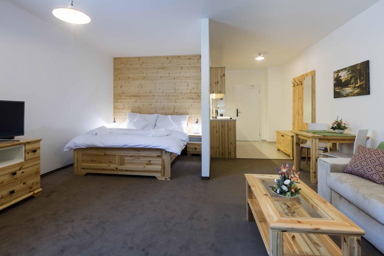 Rezort Gothal Apartmany A Penziony Доновалы Экстерьер фото