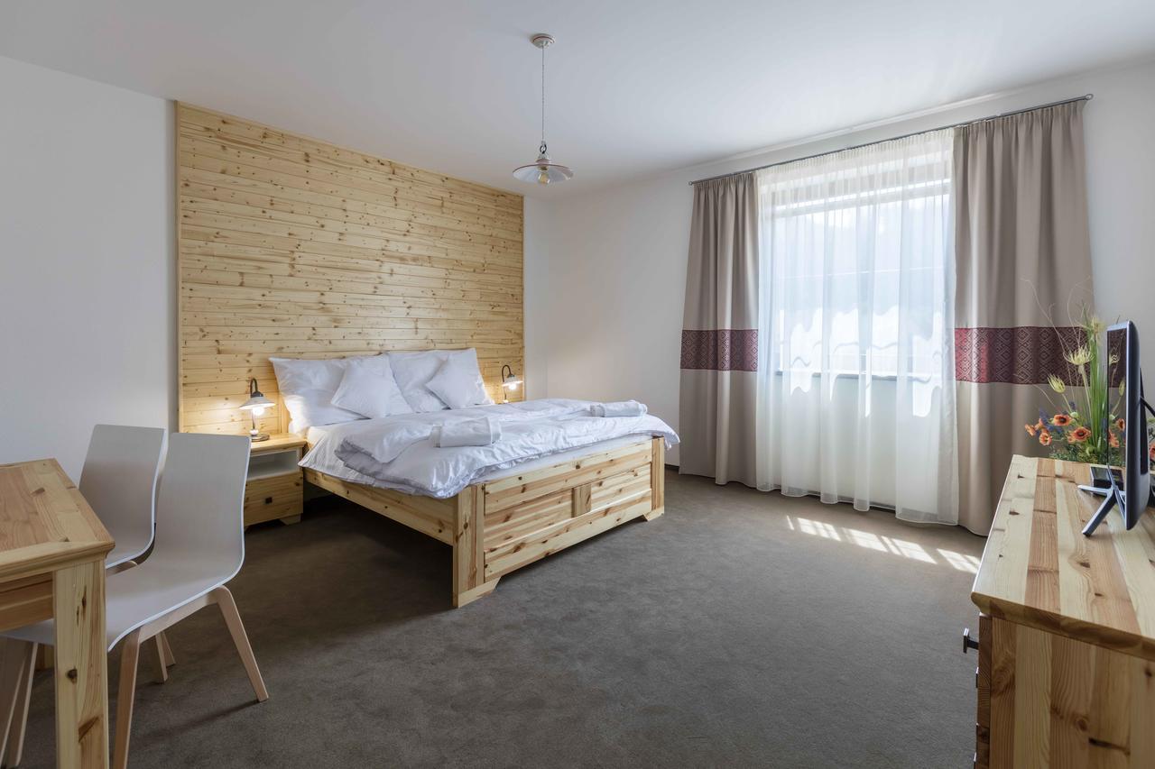 Rezort Gothal Apartmany A Penziony Доновалы Экстерьер фото