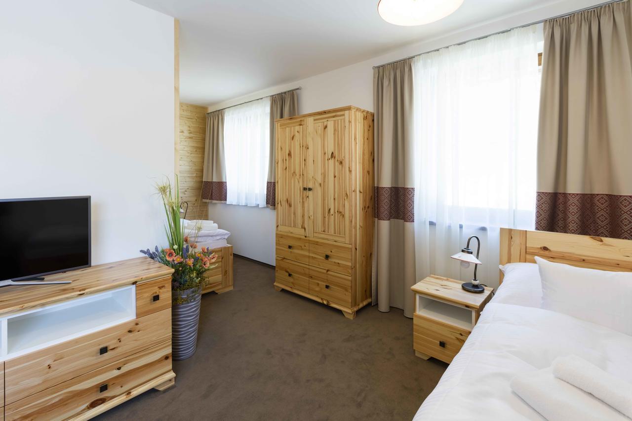Rezort Gothal Apartmany A Penziony Доновалы Экстерьер фото