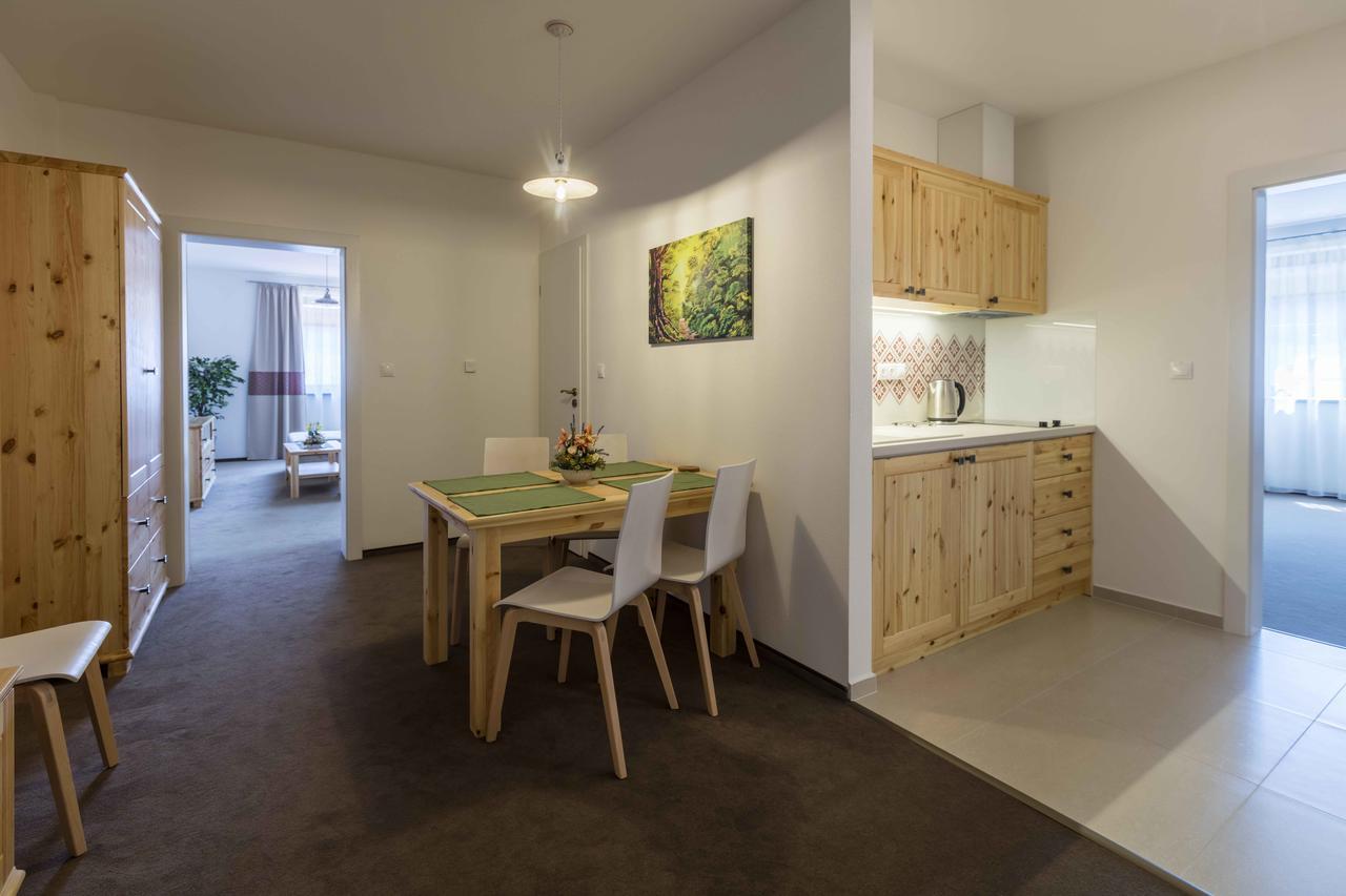 Rezort Gothal Apartmany A Penziony Доновалы Экстерьер фото