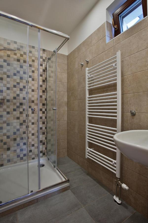 Rezort Gothal Apartmany A Penziony Доновалы Экстерьер фото